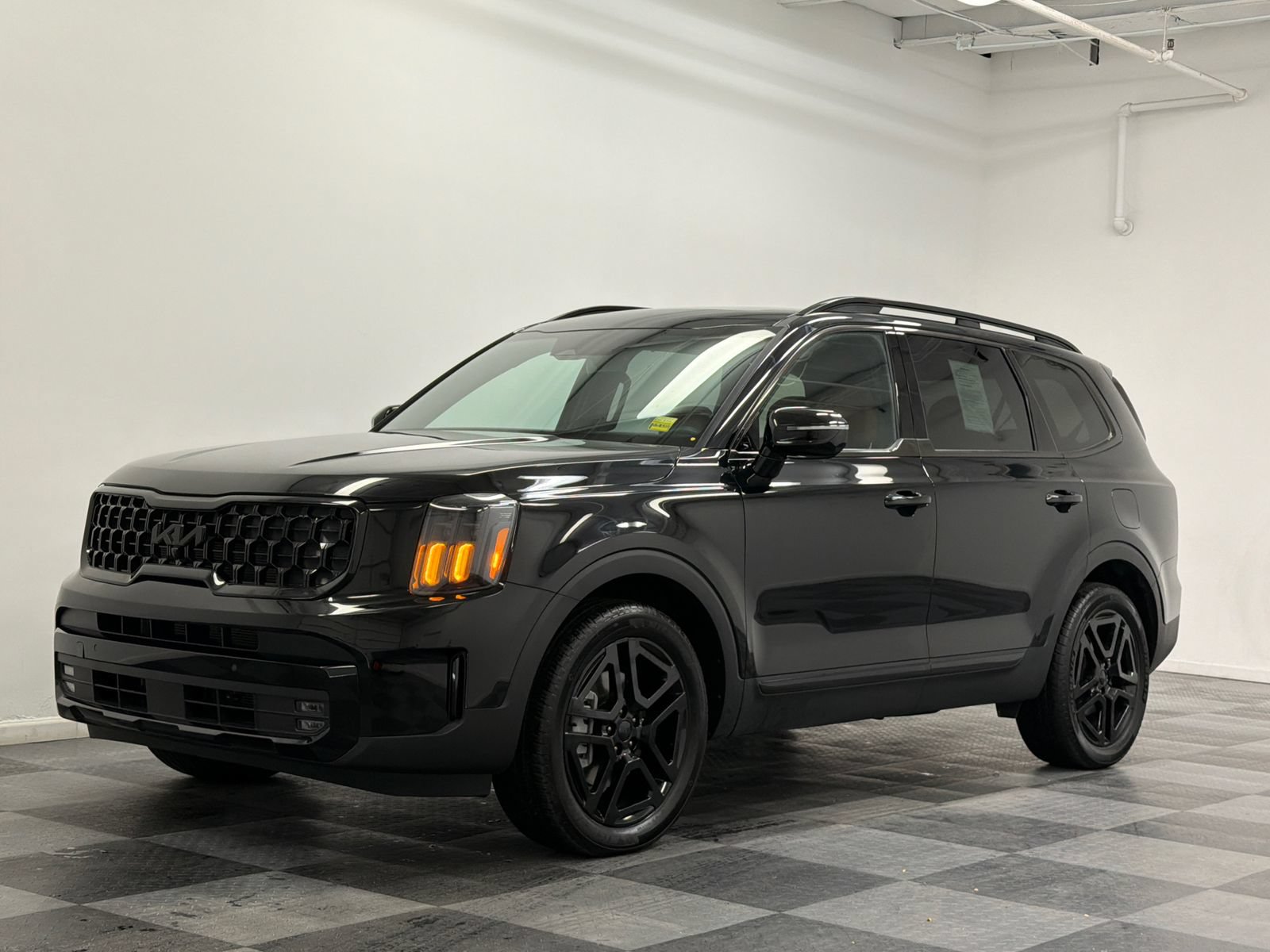 Used 2025 Kia Telluride SX X-Line AWD/4WD image 1