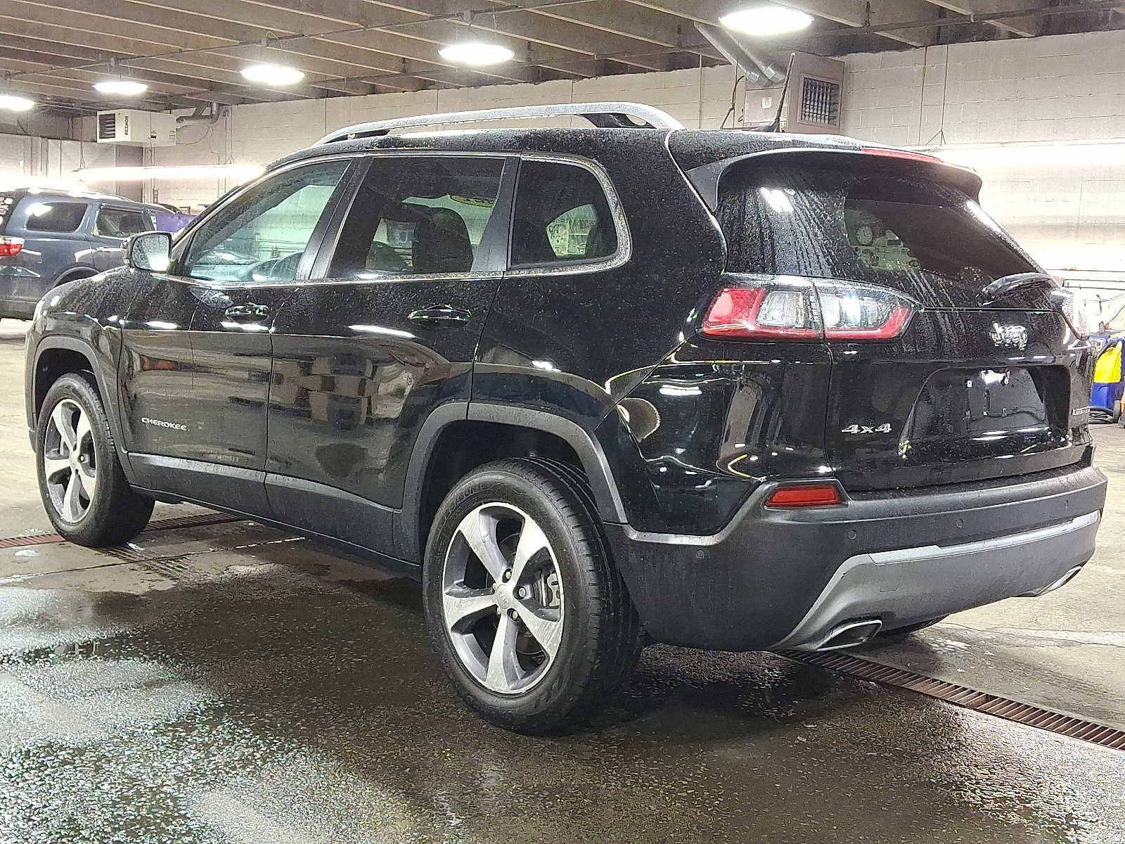 Used 2021 Jeep Cherokee Limited AWD/4WD image 4