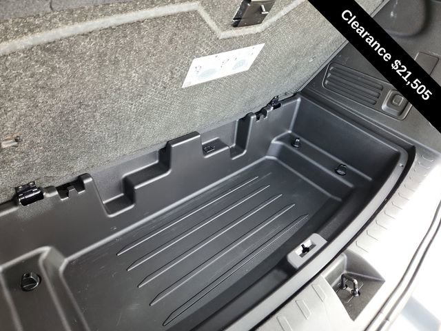 Used 2023 Chevrolet Traverse LS image 30