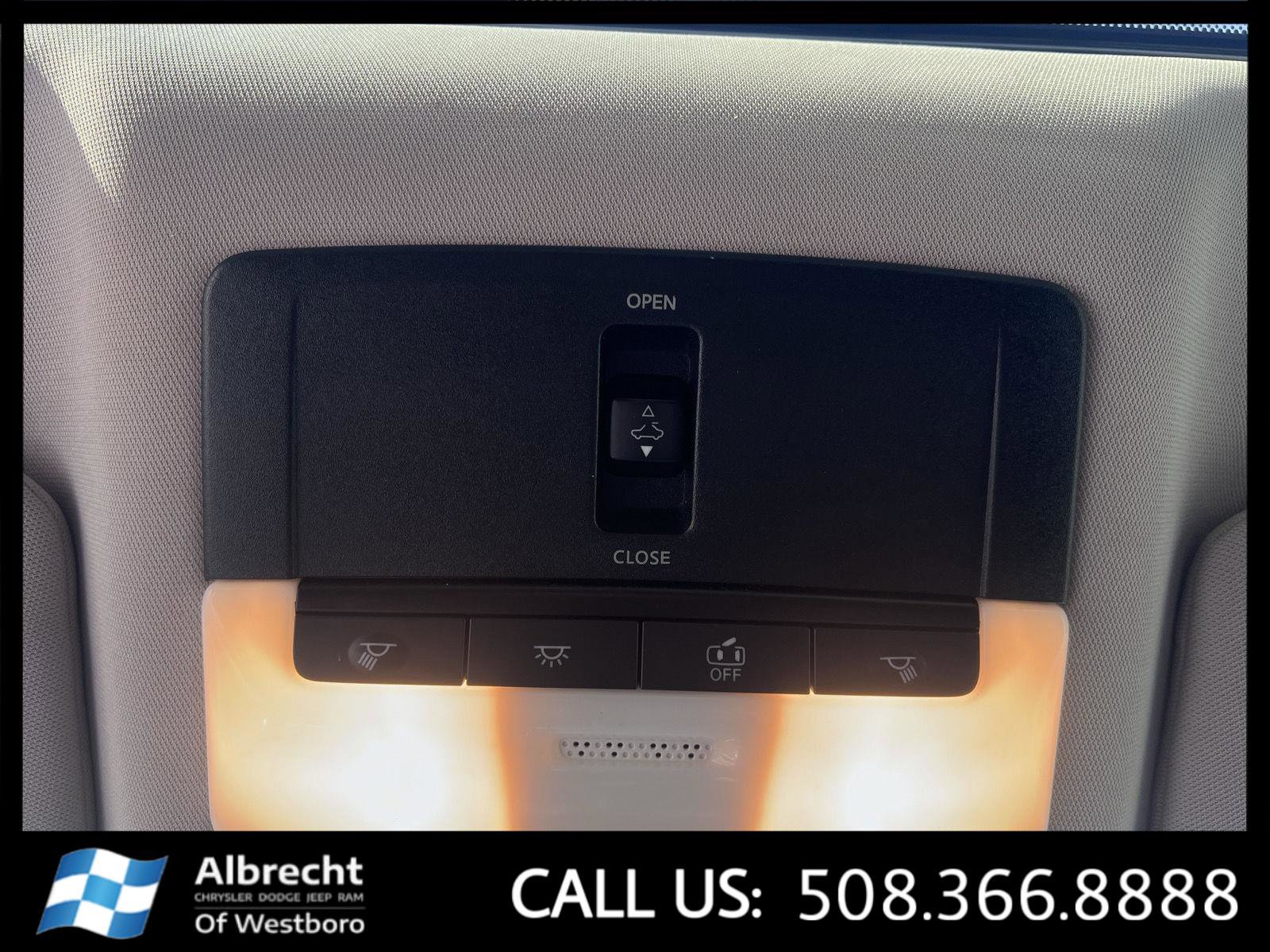 Used 2020 Nissan Altima 2.5 SR w/ Premium Package image 29