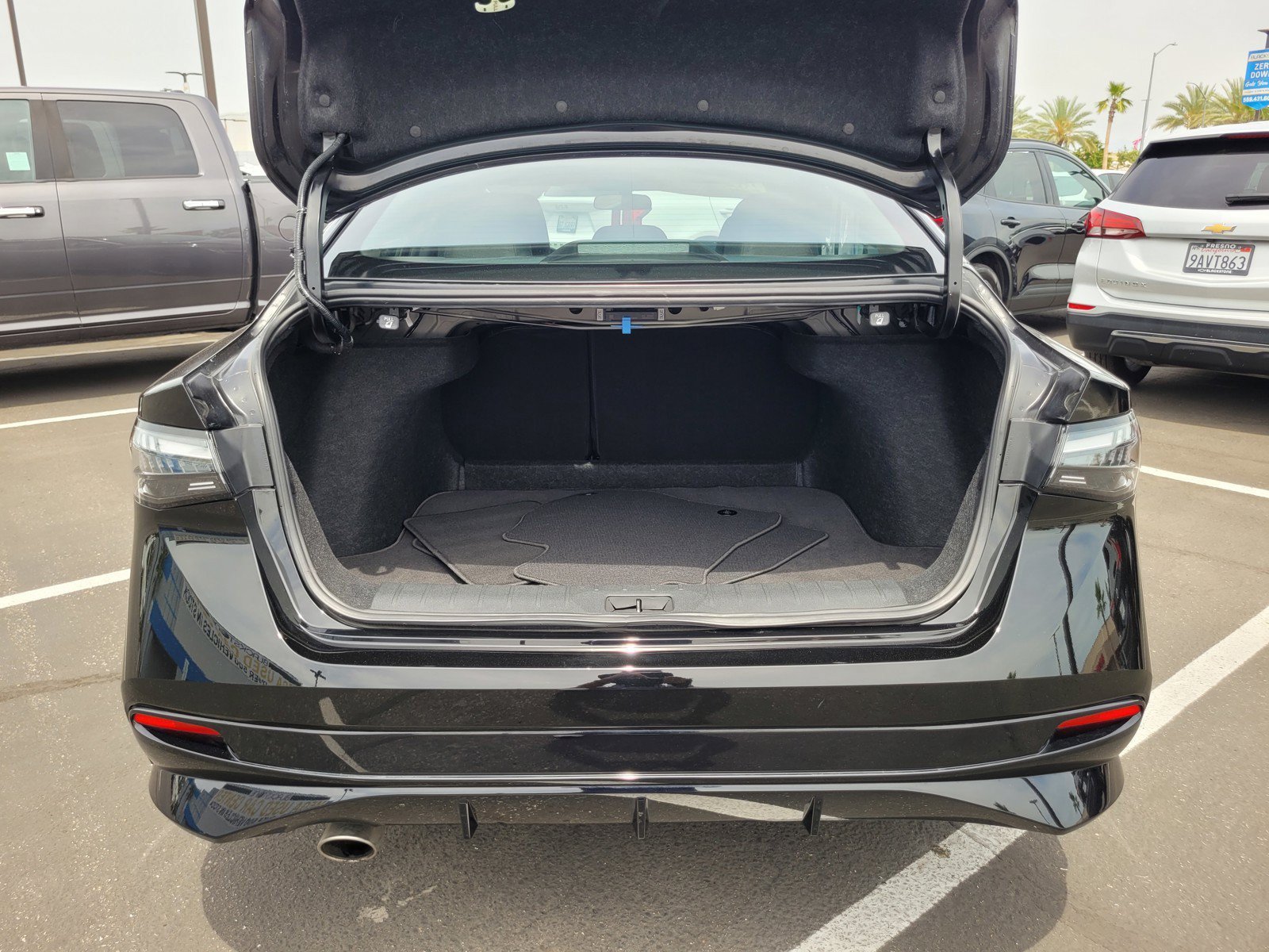 Used 2026 Nissan Sentra SR w/ Floor Mat Package FWD image 28