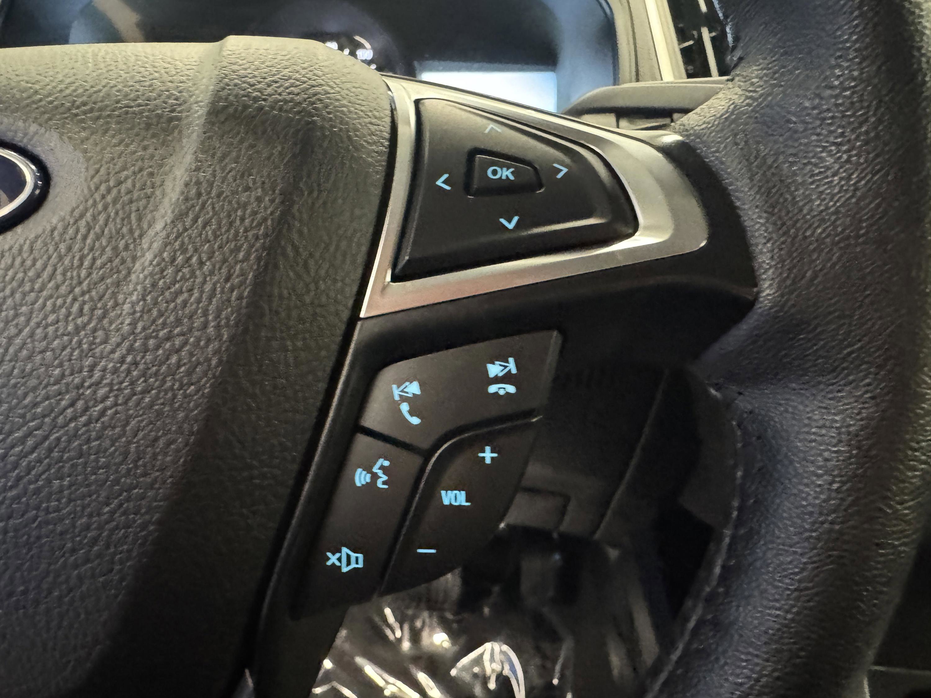 Used 2024 Ford Edge SEL image 21