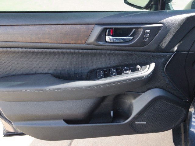Used 2017 Subaru Outback 3.6R Limited AWD/4WD image 12