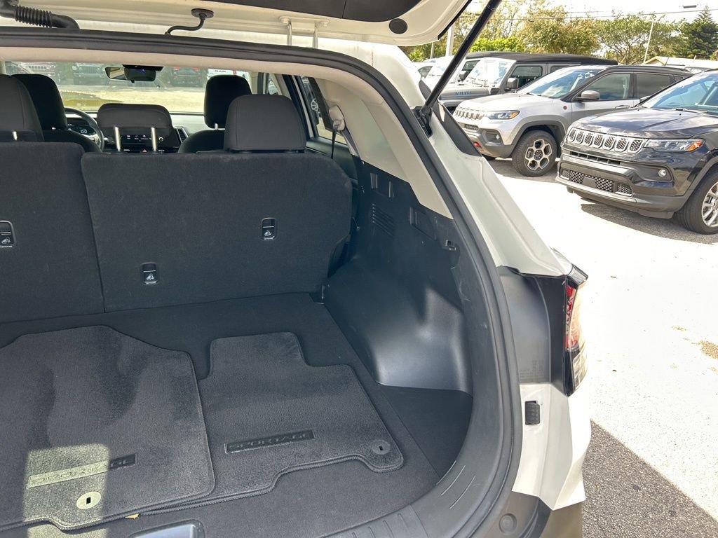 Used 2023 Kia Sportage LX image 30
