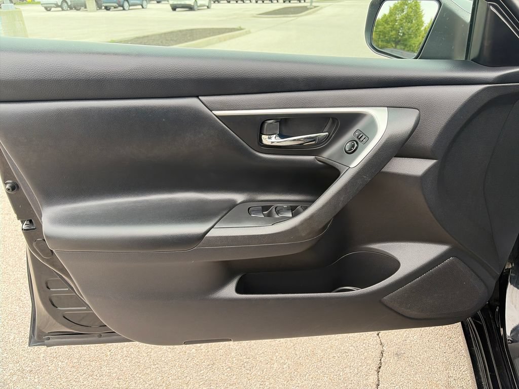 Used 2016 Nissan Altima 2.5 S w/ Power Driver Seat Package FWD image 13
