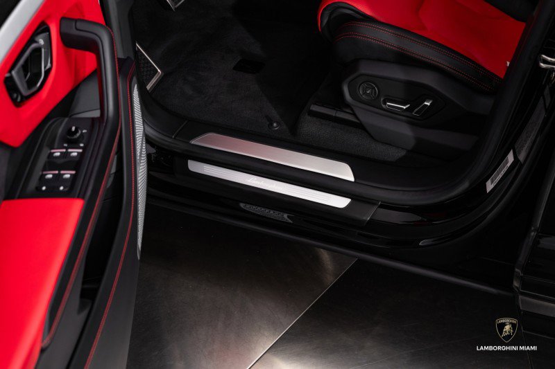 Used 2019 Lamborghini Urus image 26