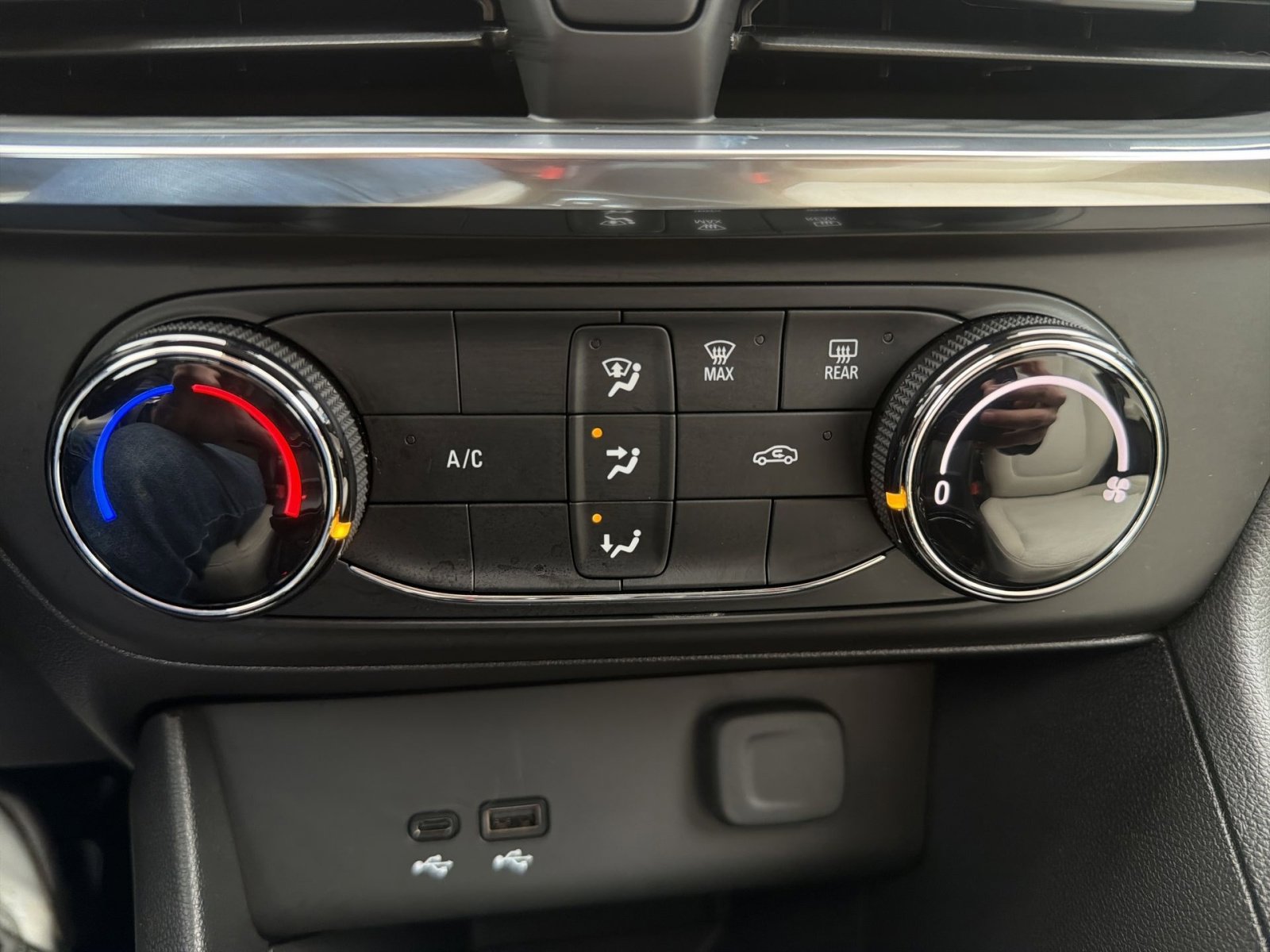 Used 2024 Buick Encore GX Preferred image 21