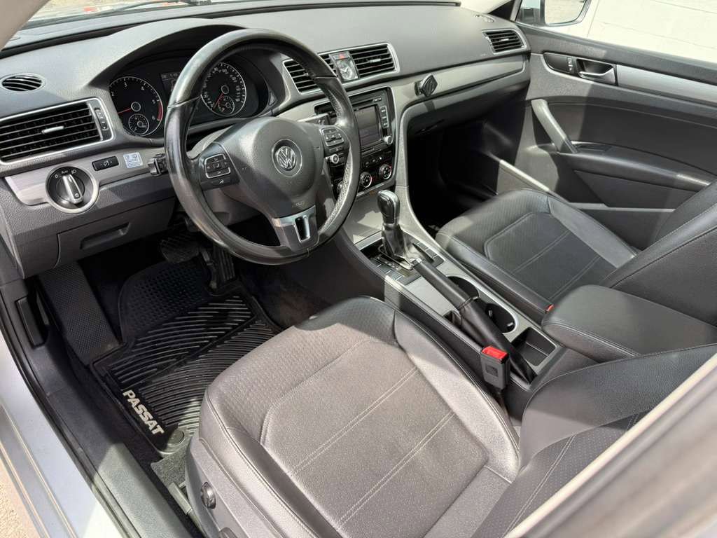 Used 2014 Volkswagen Passat TDI SE FWD image 16