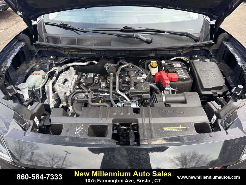Used 2025 Nissan Kicks SR image 23