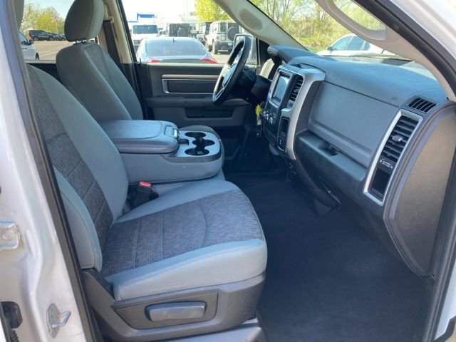 Used 2017 RAM 1500 Classic SLT AWD/4WD image 31