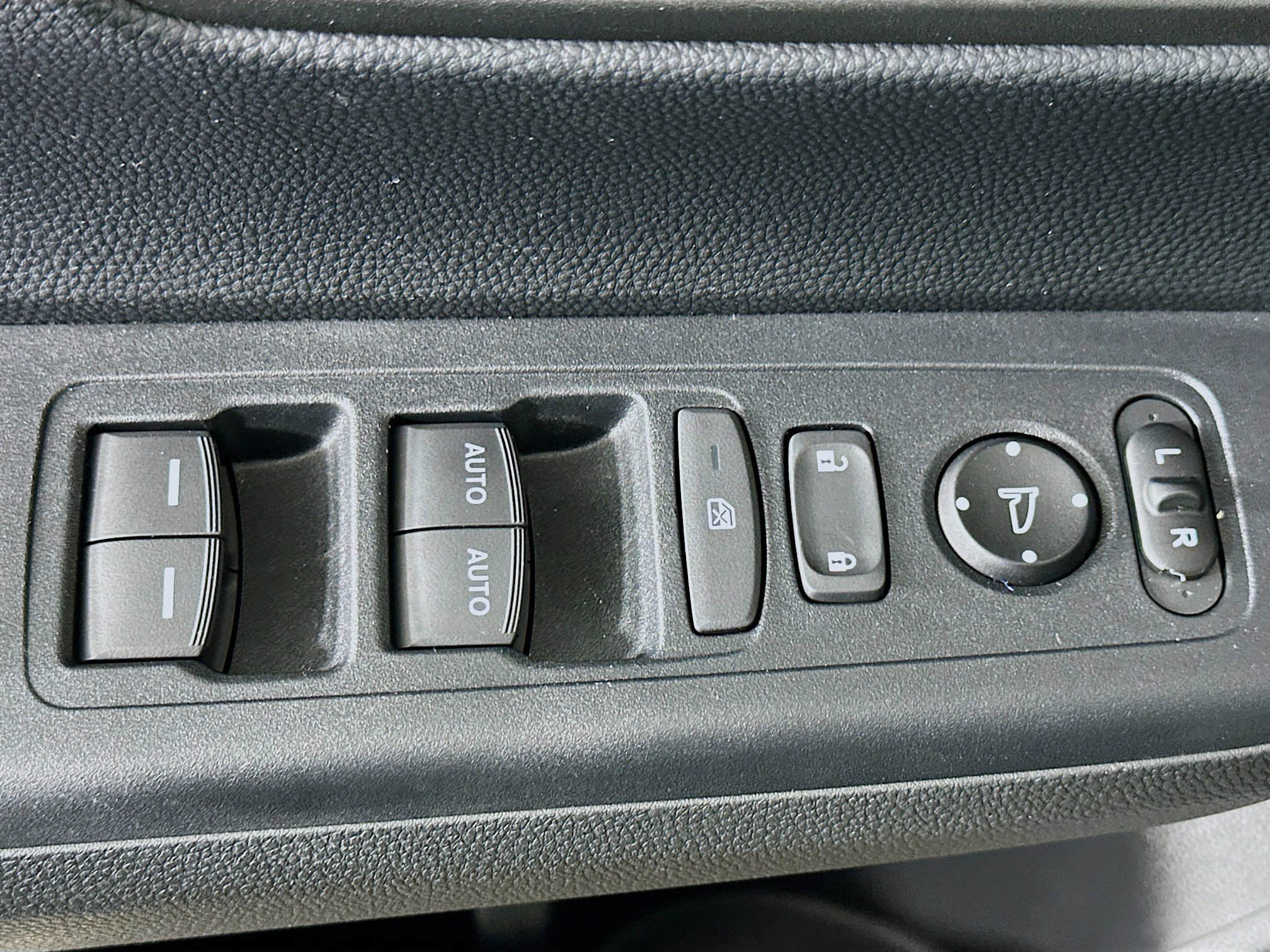 Used 2024 Honda CR-V EX image 15