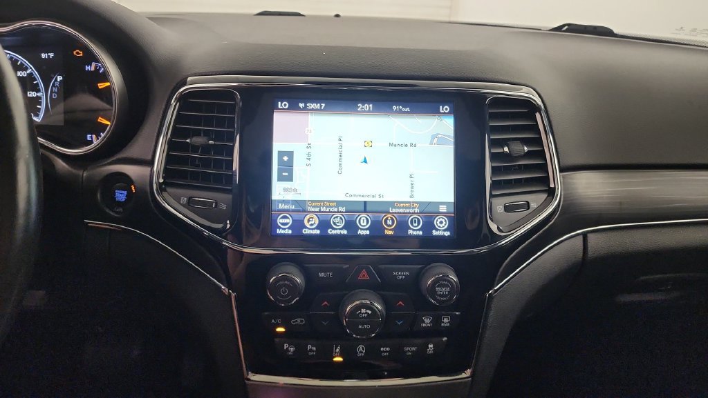 Used 2021 Jeep Grand Cherokee Limited AWD/4WD image 26
