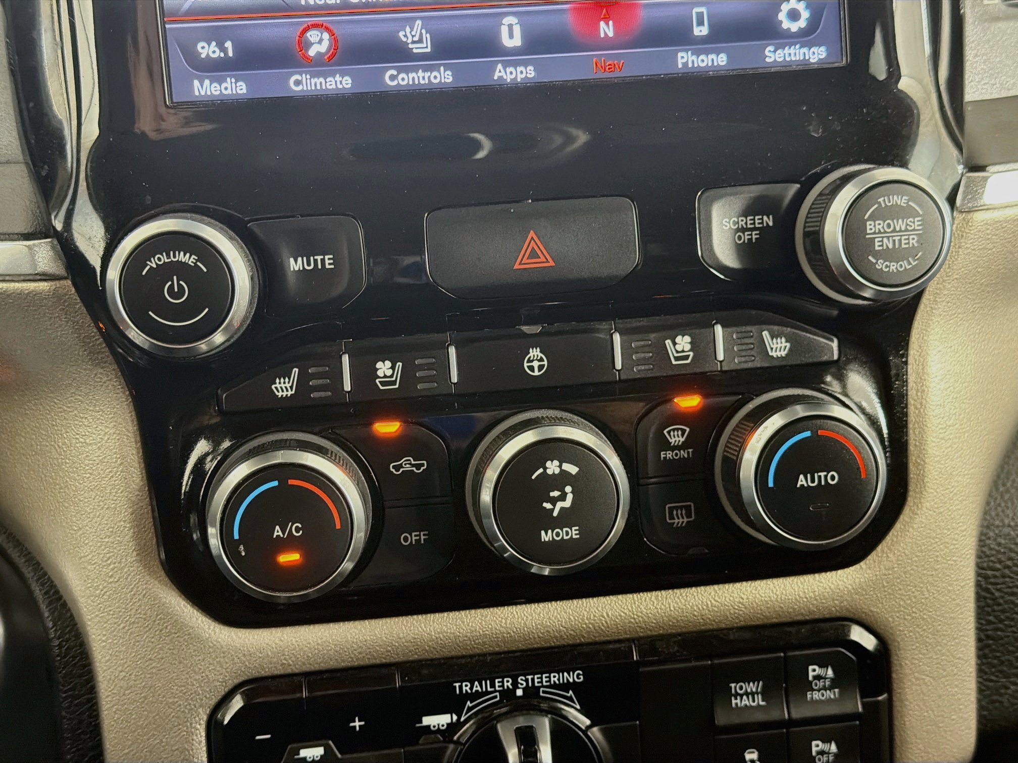 Used 2021 RAM 1500 Laramie AWD/4WD image 23