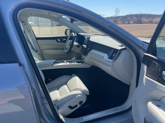New 2026 Volvo XC60 B5 Ultra w/ Protection Package Premier AWD/4WD image 10
