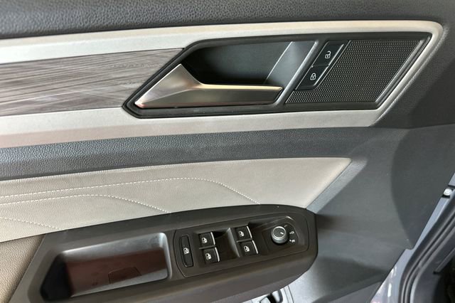 Certified 2022 Volkswagen Atlas Cross Sport SE AWD/4WD image 13