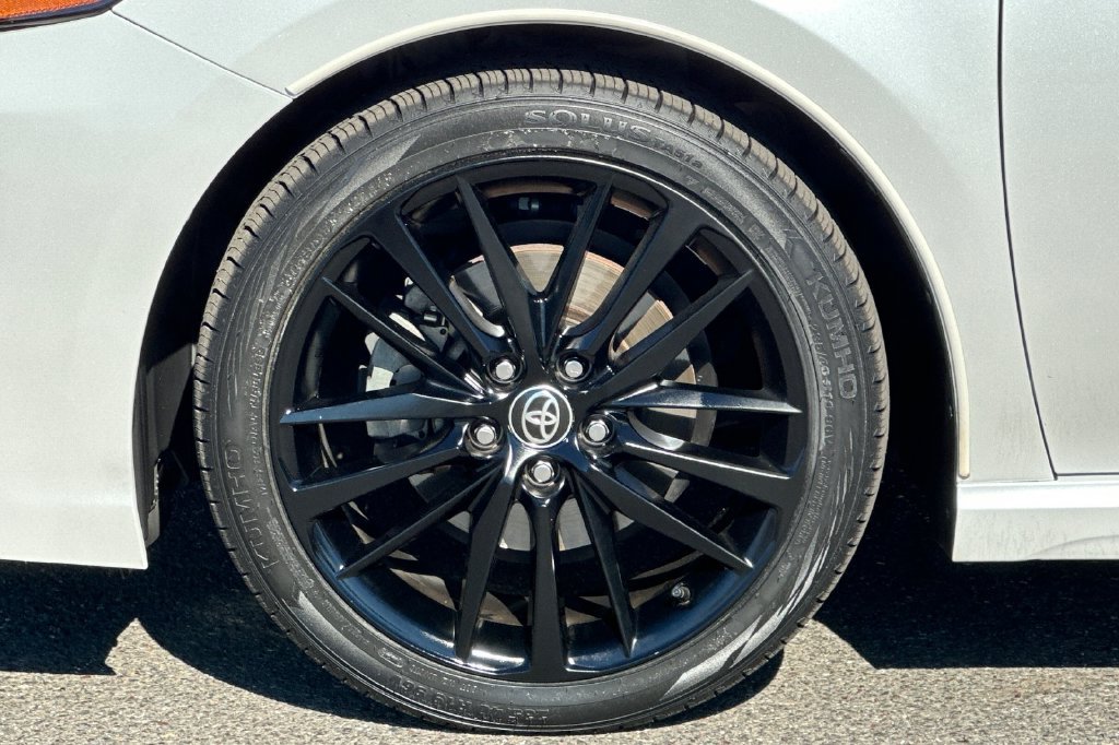 Used 2022 Toyota Camry XSE FWD image 31