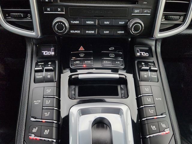 Used 2018 Porsche Cayenne Platinum Edition image 44