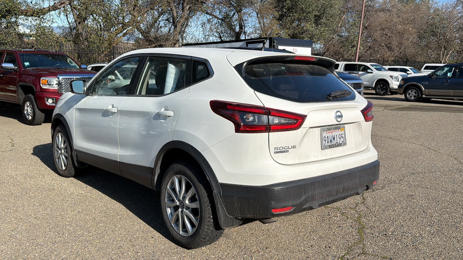 Used 2022 Nissan Rogue Sport S image 7