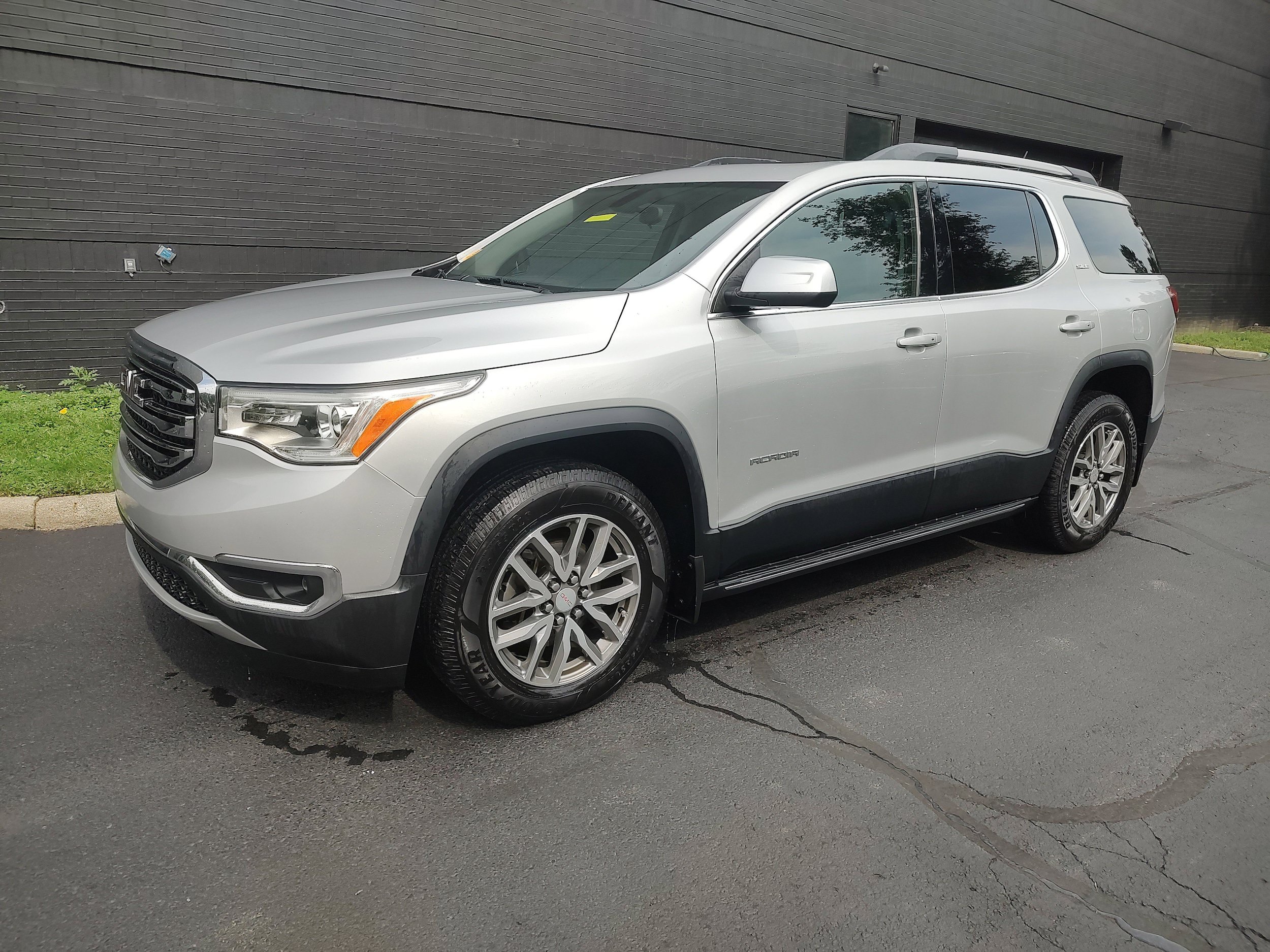 Used 2019 GMC Acadia SLE w/ GMC Pro Grade Package