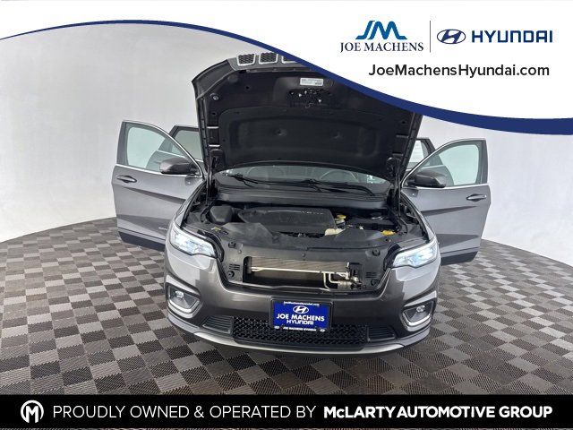 Used 2019 Jeep Cherokee Limited image 12