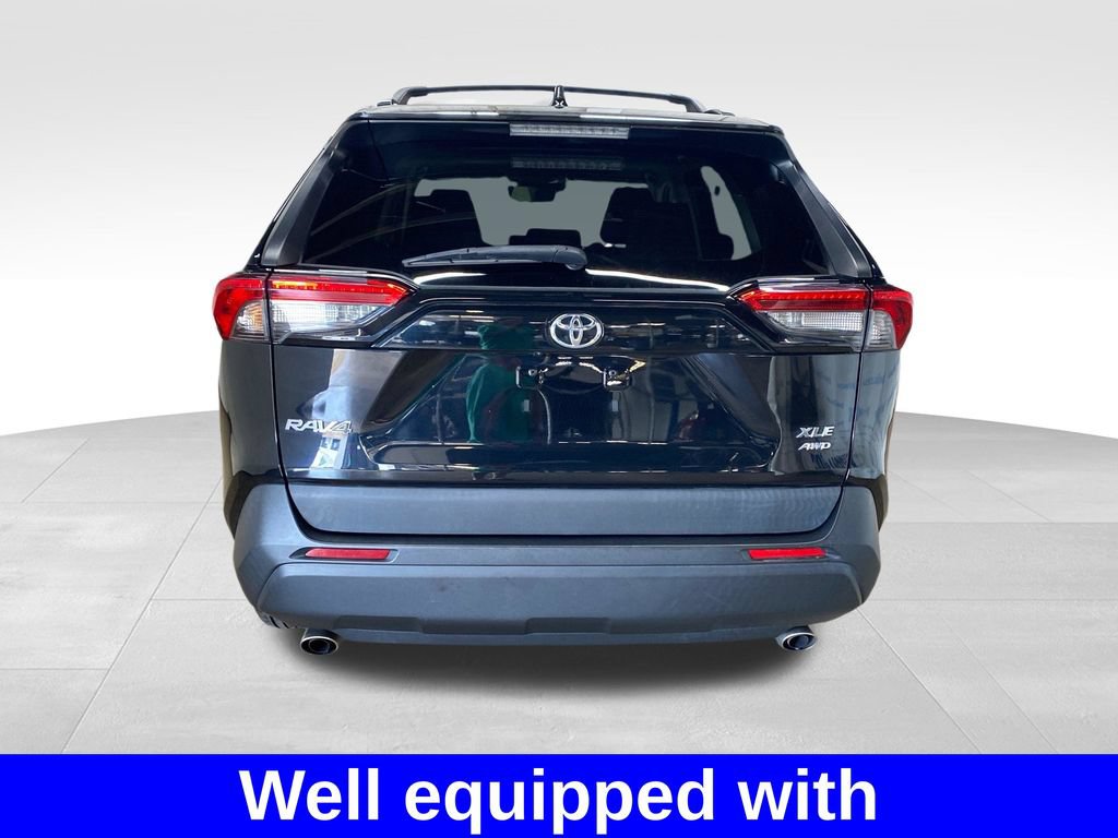 Used 2022 Toyota RAV4 XLE w/ Convenience Package AWD/4WD image 3