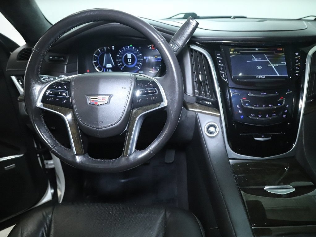 Used 2020 Cadillac Escalade Platinum AWD/4WD image 34