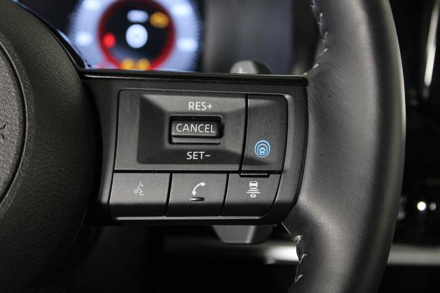 Certified 2025 Nissan Pathfinder Platinum w/ Black Appearance Package FWD image 29