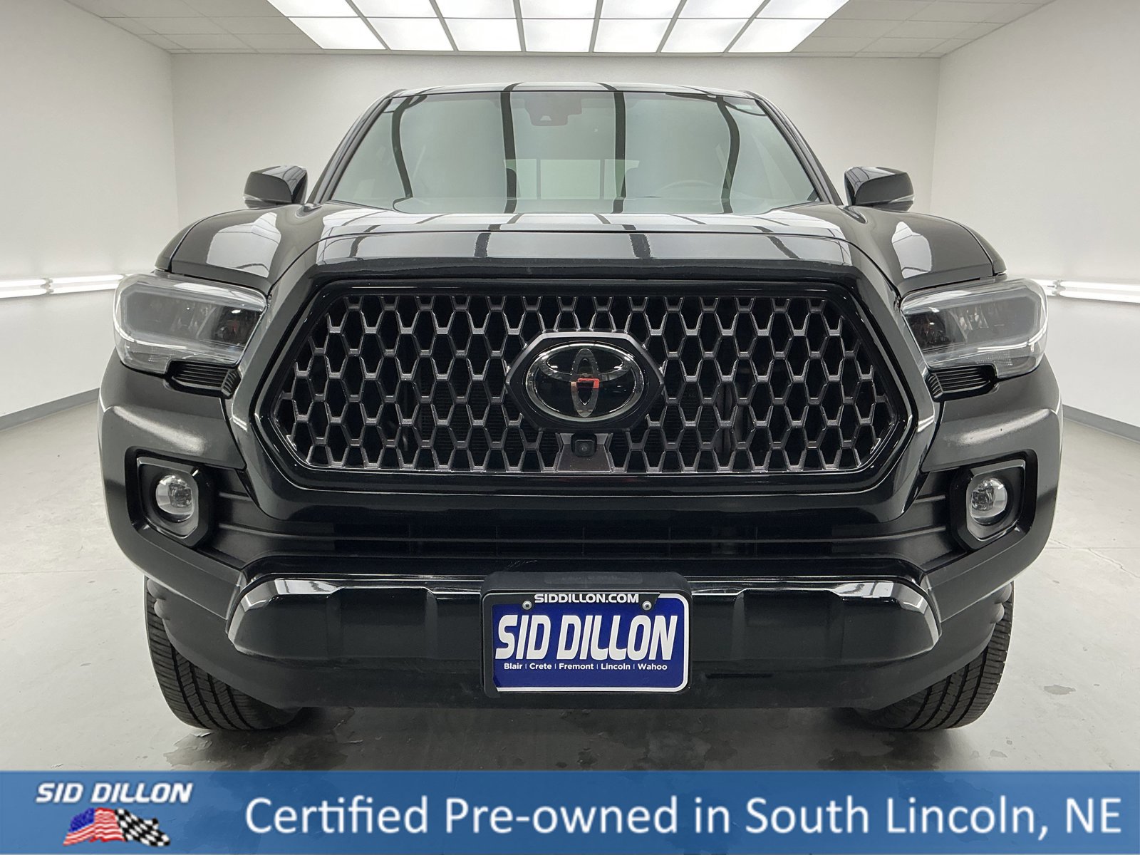 Used 2021 Toyota Tacoma Limited w/ Nightshade Package image 2