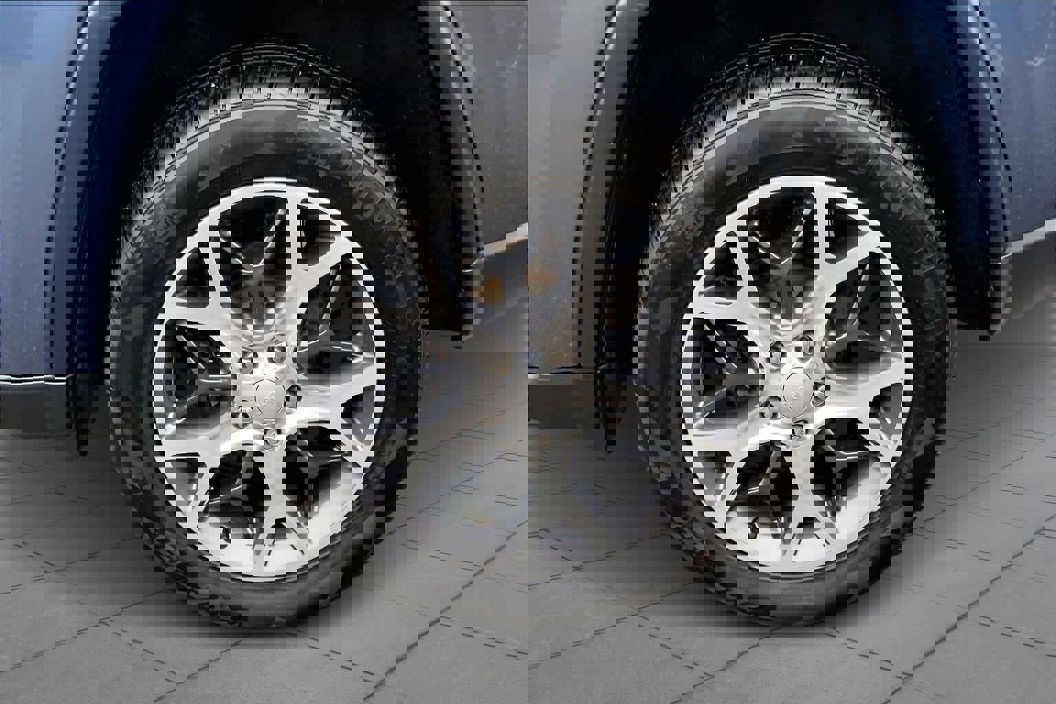 Used 2019 Jeep Grand Cherokee Limited image 10