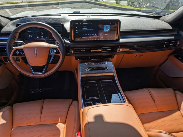 Used 2025 Lincoln Aviator Black Label image 4