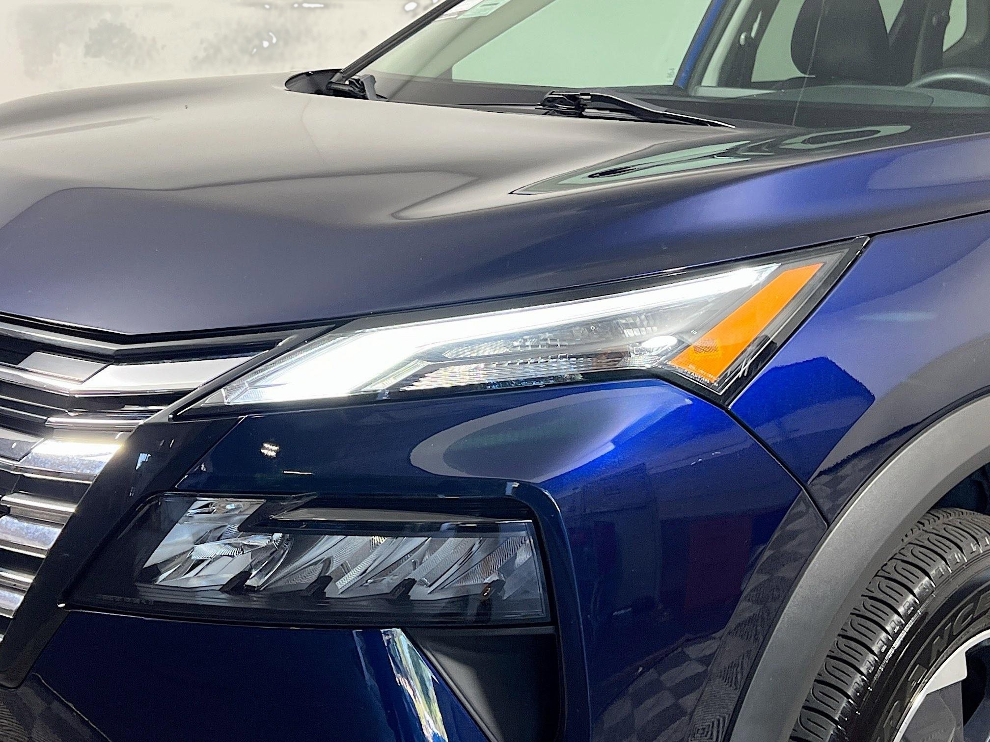 Used 2024 Nissan Rogue SV FWD image 12