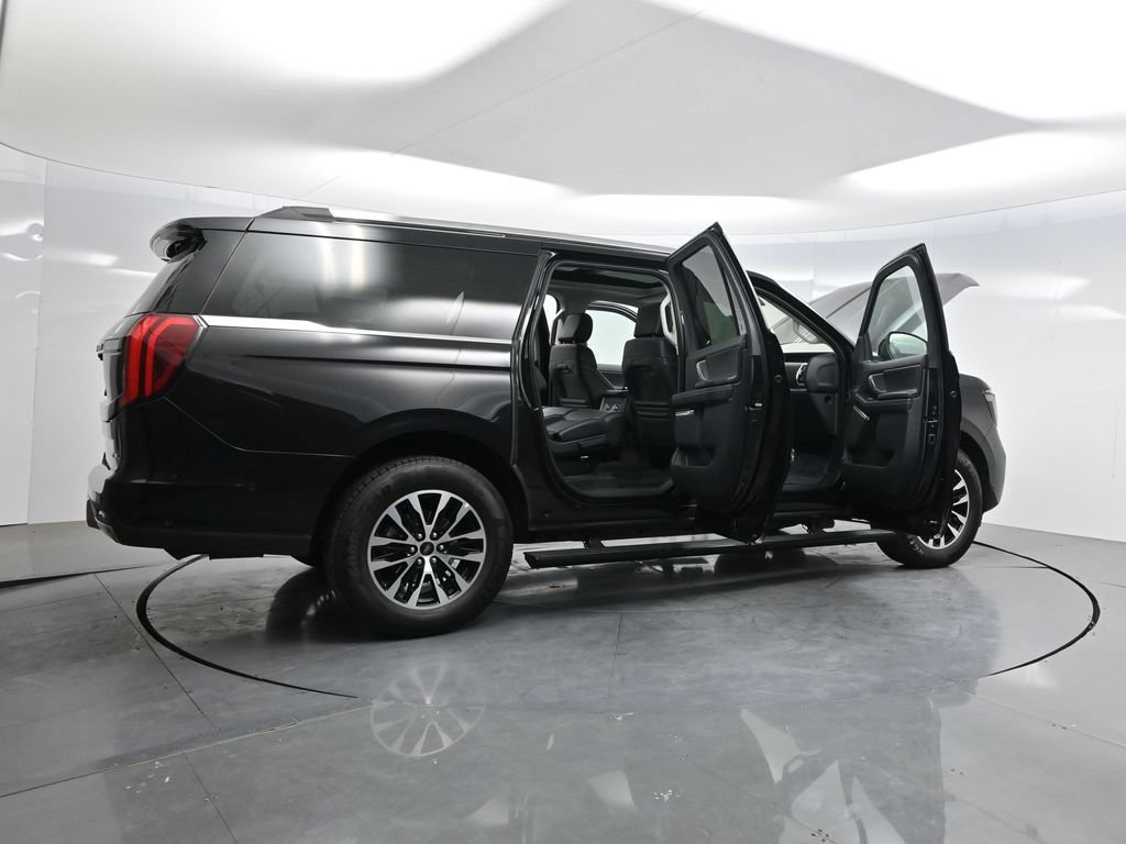 Used 2025 Ford Expedition Max Platinum AWD/4WD image 5