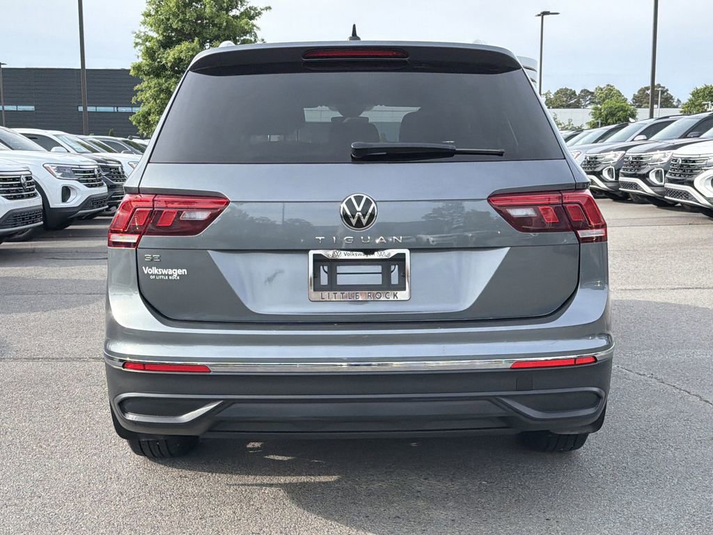 Used 2023 Volkswagen Tiguan SE FWD image 4