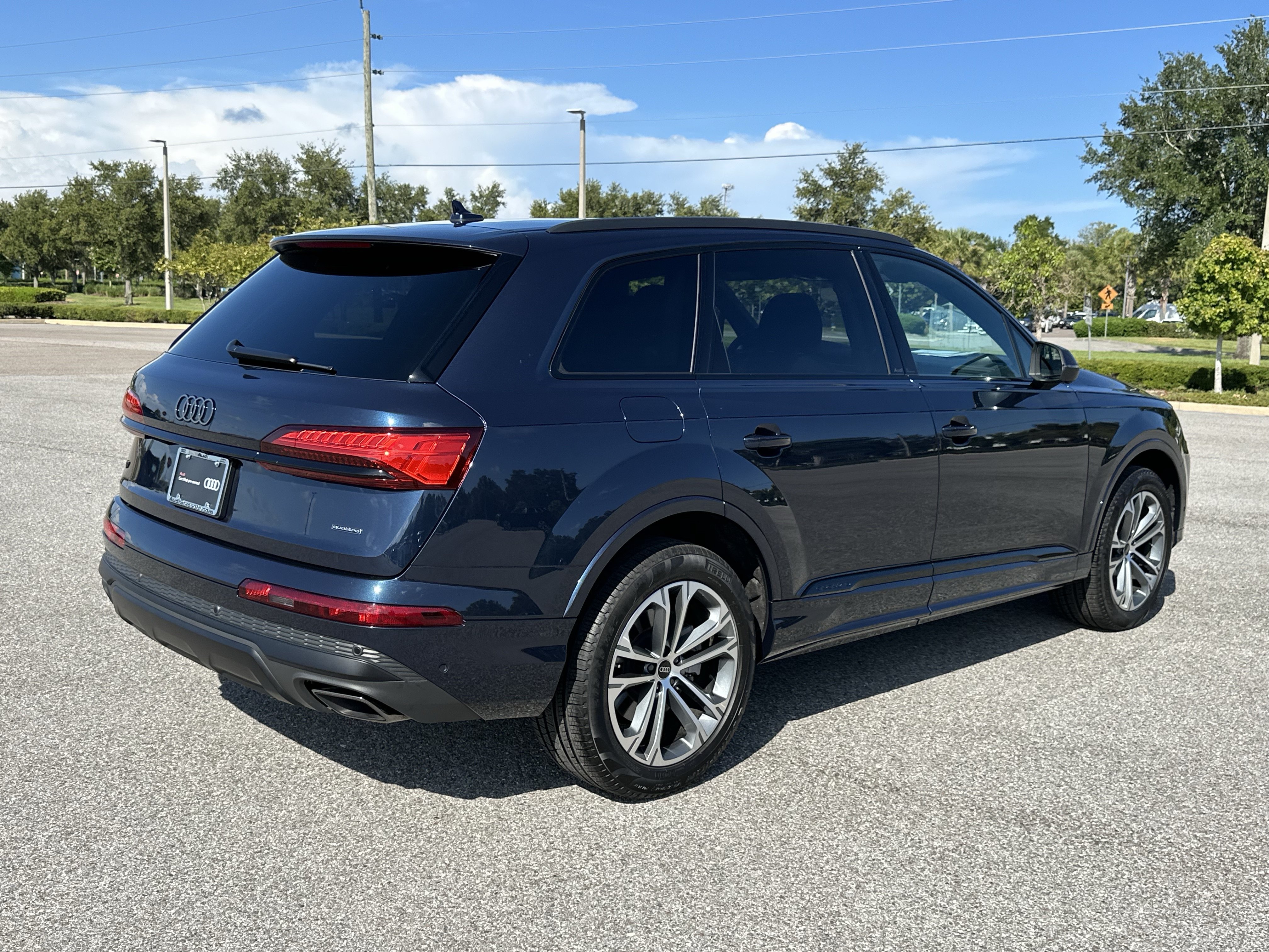 Certified 2026 Audi Q7 2.0T Premium w/ Convenience Plus Package AWD/4WD image 4