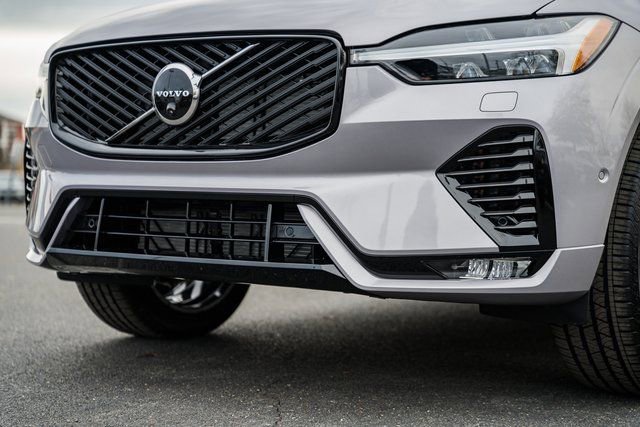 New 2026 Volvo XC60 B5 Plus w/ Protection Package Premier image 15