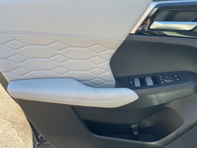 New 2026 Mitsubishi Outlander SEL FWD image 13