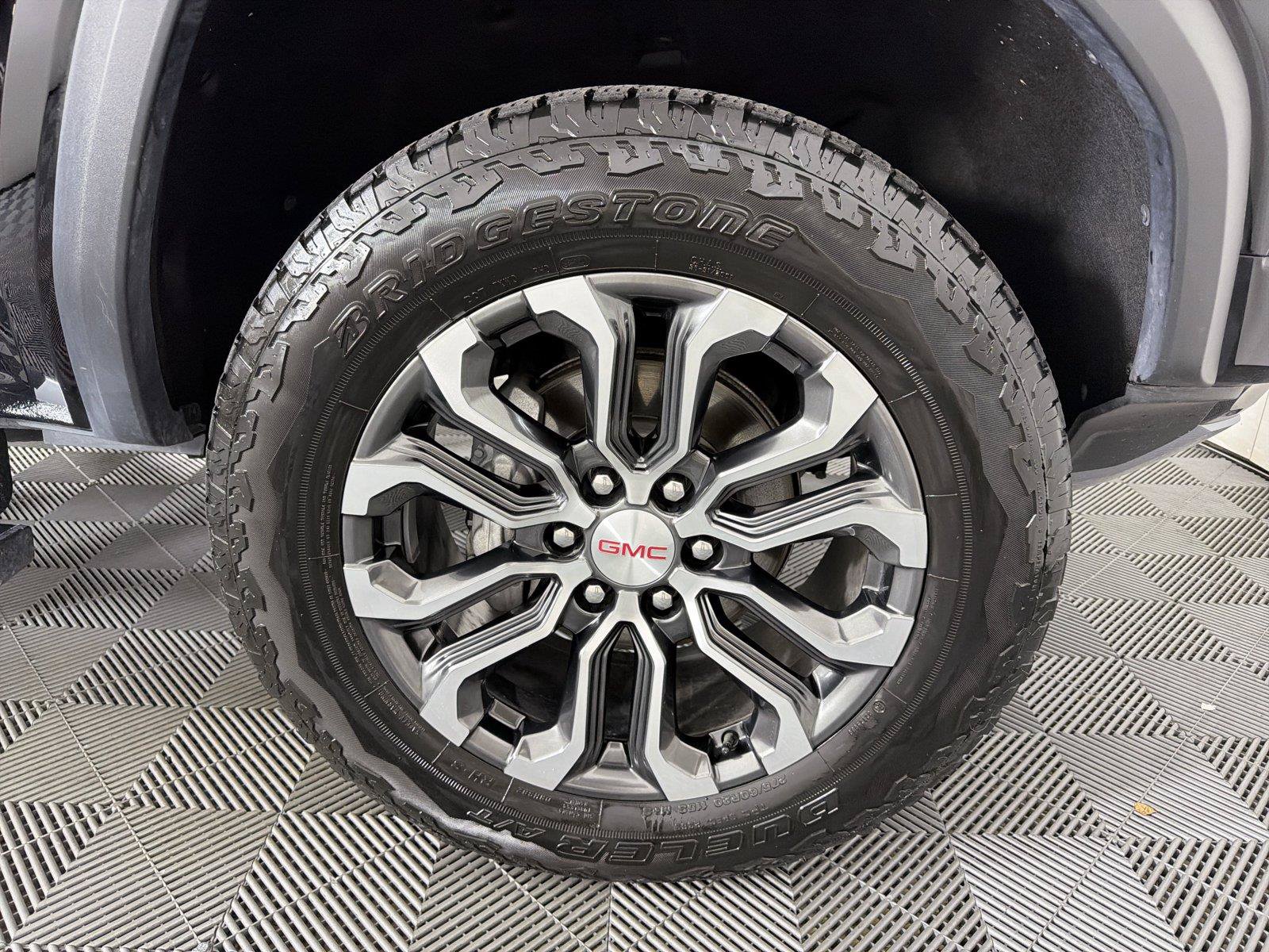 Used 2024 GMC Canyon Denali AWD/4WD image 10