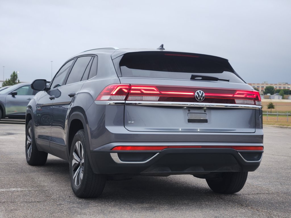 Used 2024 Volkswagen Atlas Cross Sport SE FWD image 4