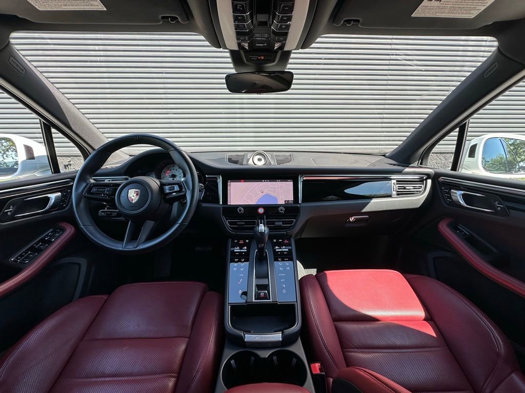Certified 2023 Porsche Macan S image 6