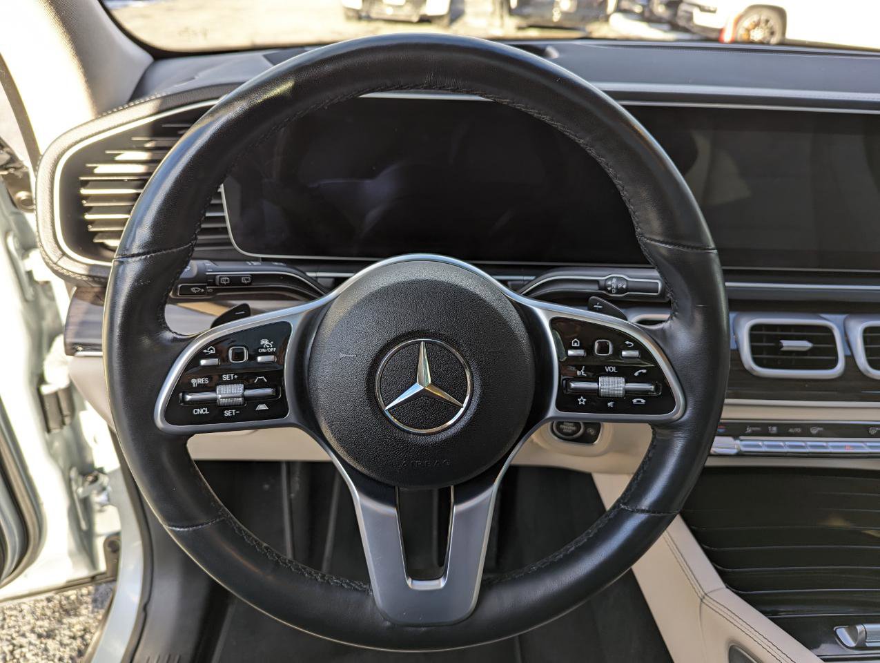 Used 2022 Mercedes-Benz GLS 450 4MATIC image 15