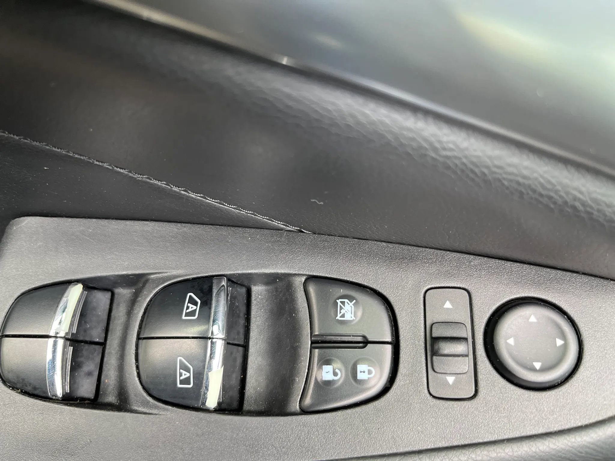 Used 2017 Nissan Maxima SR w/ Midnight Edition image 14