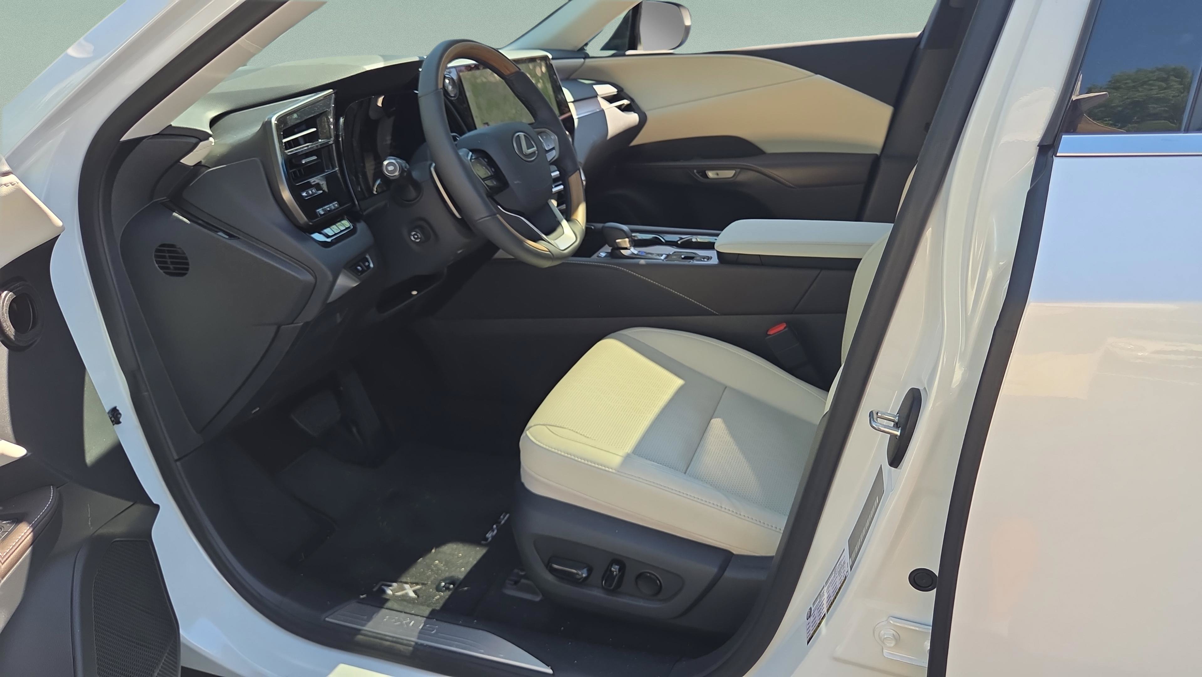 Used 2025 Lexus RX 350 Premium Plus w/ Convenience Package FWD image 9