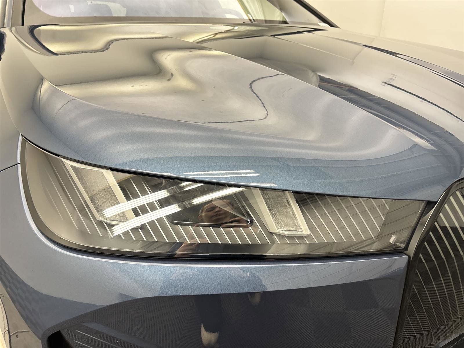 Used 2026 BMW iX xDrive60 w/ Dynamic Handling Package image 18