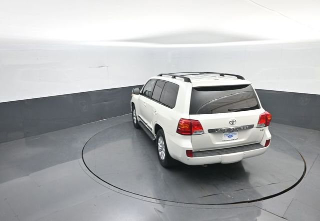 Used 2013 Toyota Land Cruiser image 24