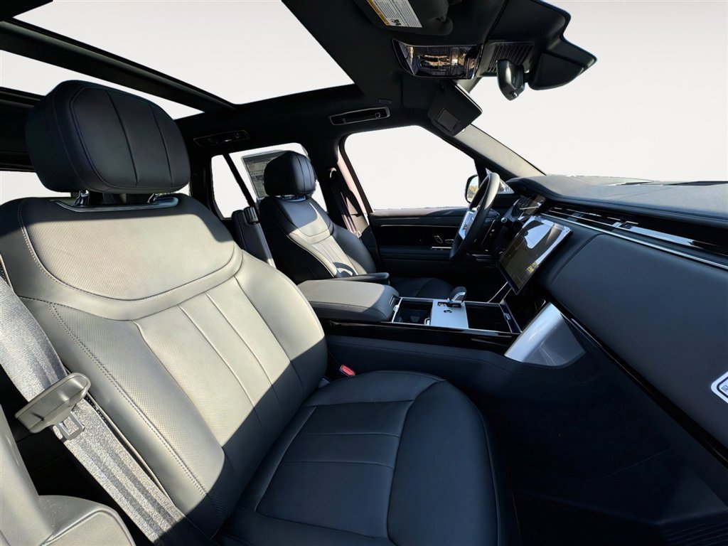 New 2025 Land Rover Range Rover SE image 20