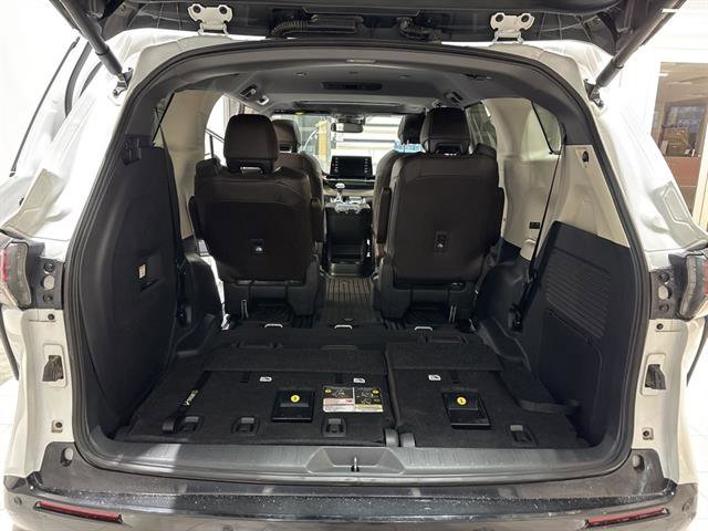 Used 2024 Toyota Sienna Platinum image 27