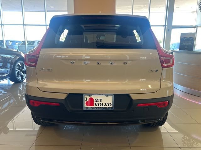New 2026 Volvo XC40 B5 Ultra w/ Climate Package AWD/4WD image 4