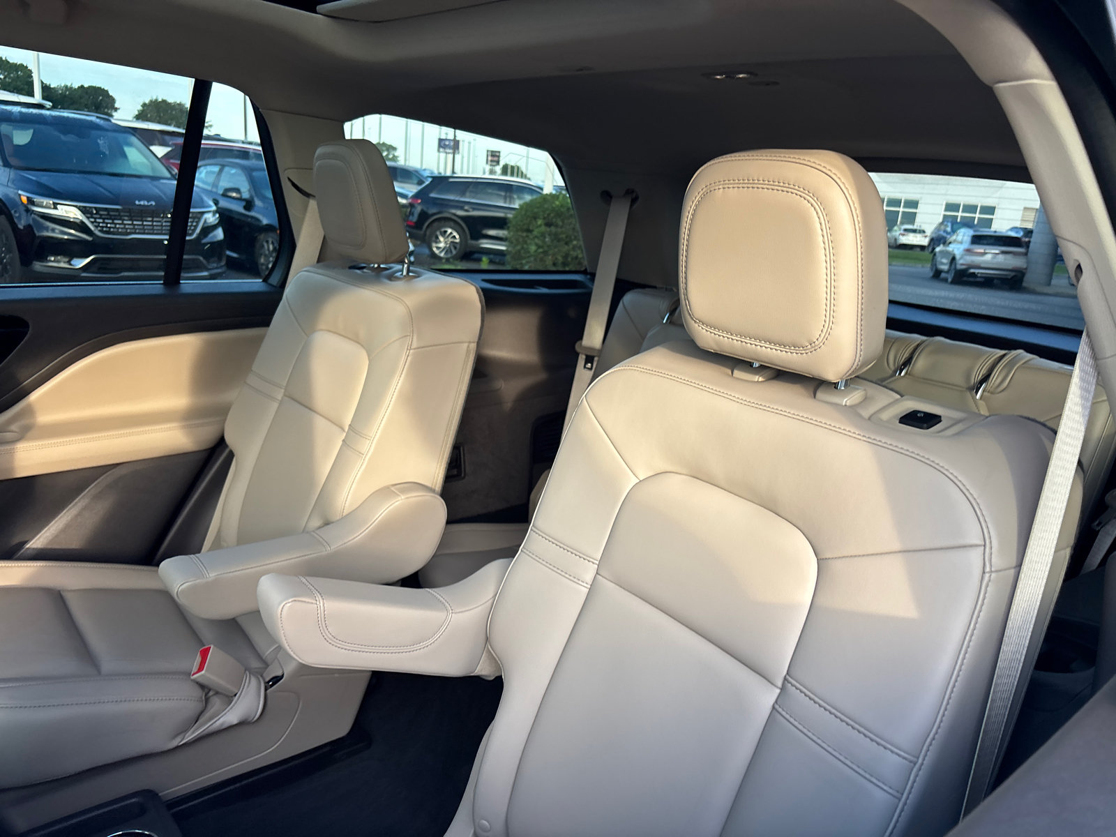 Certified 2024 Lincoln Aviator AWD w/ Premium Package image 26