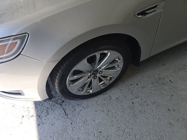 Used 2012 Ford Taurus Limited image 9