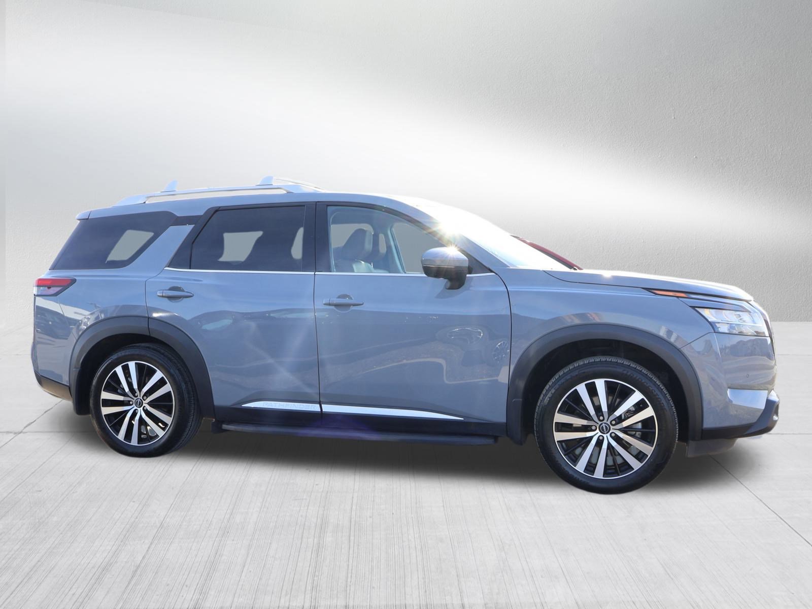Used 2023 Nissan Pathfinder Platinum w/ Lighting Package (N93) image 7